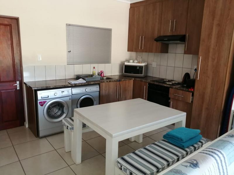 To Let 2 Bedroom Property for Rent in Island View Western Cape